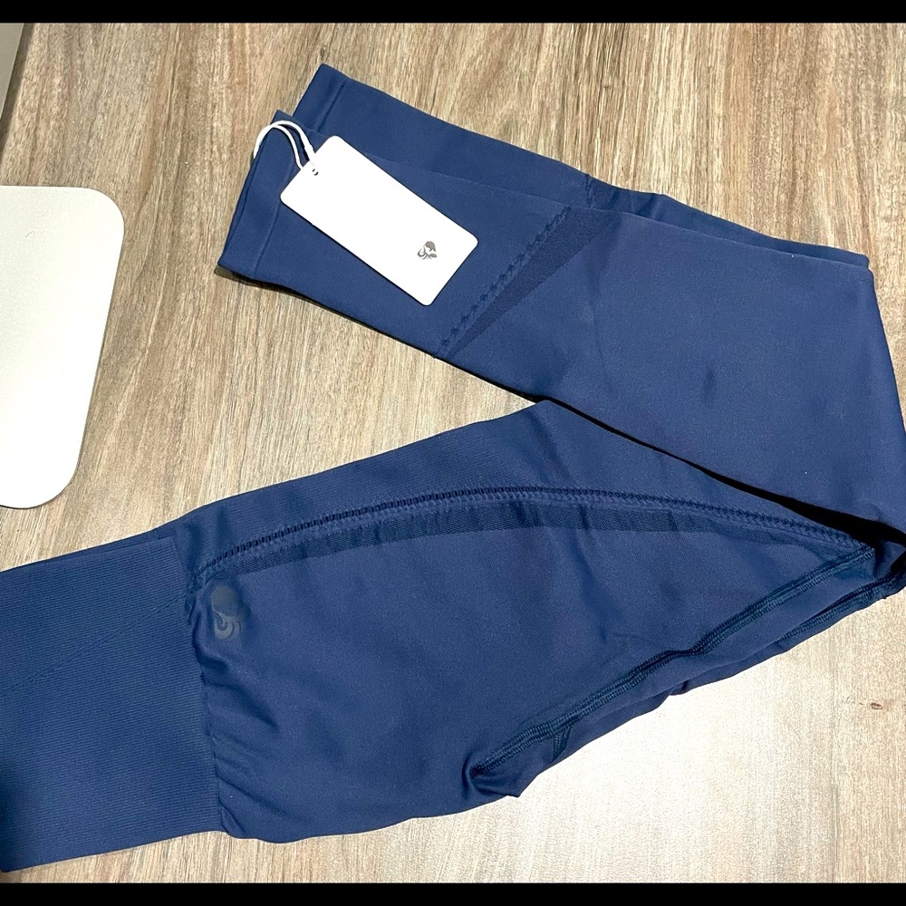 Women’s Best navy leggings